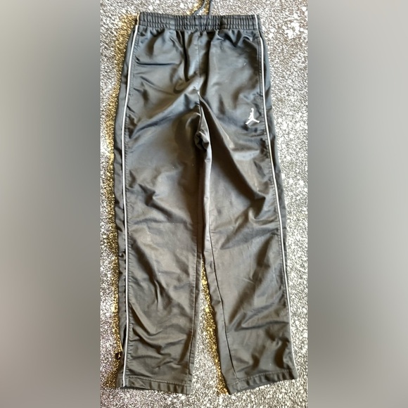 Air Jordan Basketball Warm Up Pants Boy’s Size Medium - Picture 1 of 4